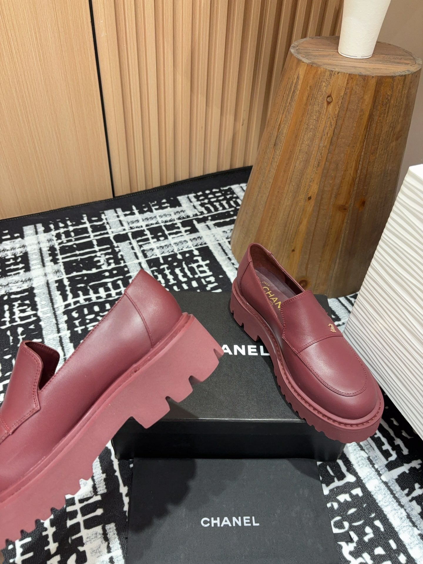 CHANEL MOASINS IN BURGUNDY RED CALFSKIN
