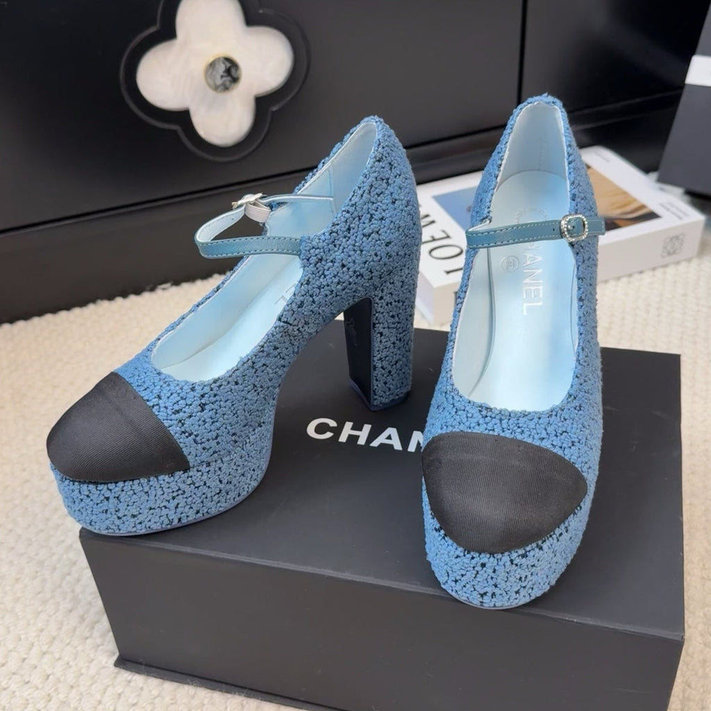 CHANEL FLATFORM SANDAL IN AEGEAN BLUE TWEED AND BLACK FABRIC