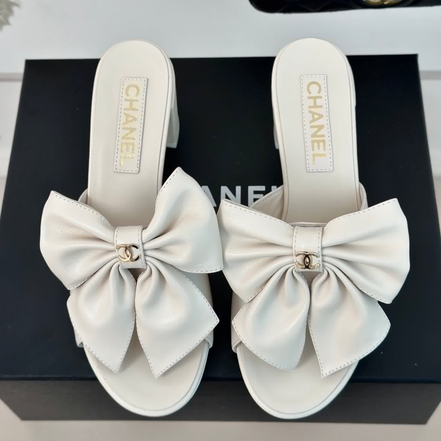 CHANEL Double  Big Bow High Heels Sheepskin White